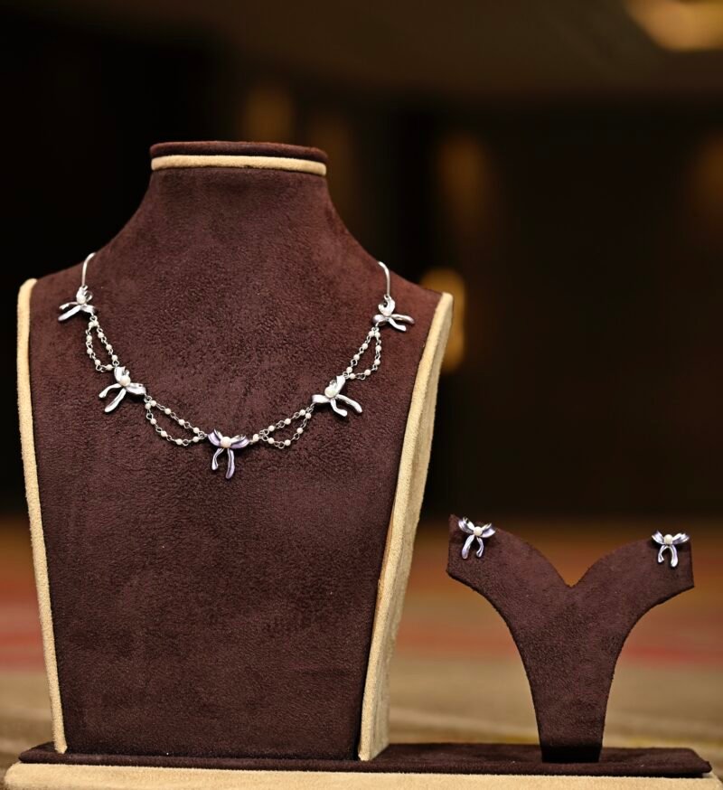 Silver Pearl Bow necklace - Image 2